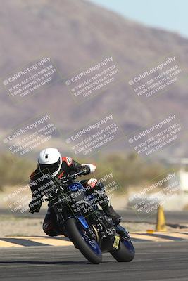 media/Oct-30-2025-Racers Edge (Thu) [[dabbdaf680]]/3-B Group/Session 2 (Turn 14)/